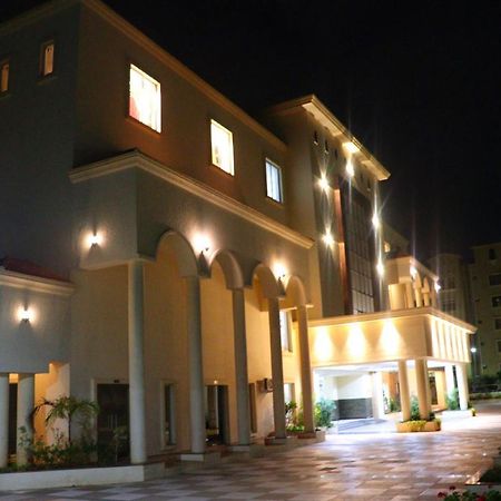 Rk - Inn Premium Suites Bangalore Exterior foto